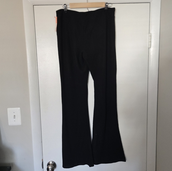 NWT Colsie Ribbed Knit Flare Black Lounge Pants Size L - Picture 2 of 4